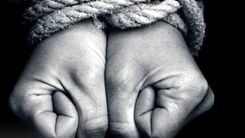 نقشه شیطانی زن جوان برای دزدیدن شوهرش |  ضرب‌وجرح مرگبار شوهر در حالت بی هوشی