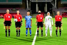 بی‌سلیقگی فدراسیون فوتبال برای زنان ایران/عکس