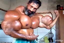 مرگ تلخ هالک قلابی با تزریق مواد مکمل +عکس