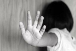 کودک آزاری بچه معلول توسط پدر و مادرش در گلستان