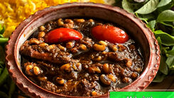 طرز تهیه خورش خرفه خوشمزه با لوبیا چشم بلبلی | فوت و فن های دستور پخت خورشت خرفه