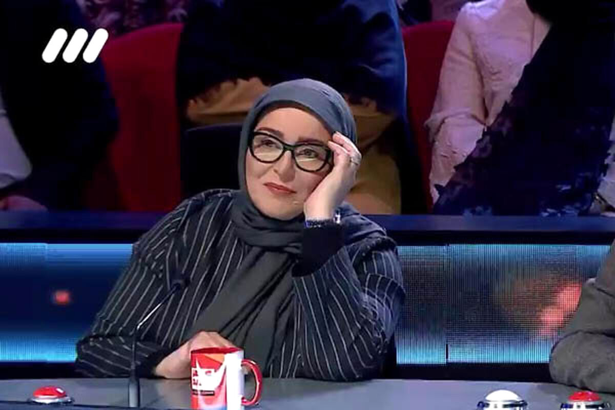 سوتی تاریخی ژاله صامتی در قسمت آخر عصر جدید | 
تیکه های زشت احسان علیخانی به ژاله صامتی +فیلم خبرساز
