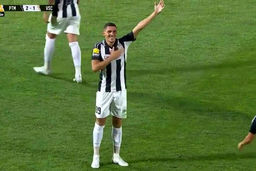 شادی  گل جنجالی، جهانی شد | شلیک با پرچم کرنر به نژادپرست‌ها!