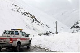 هشدار جدی پلیس راه به مسافران | احتمال سقوط بهمن و ریزش سنگ در این ۲ جاده پُر تردد
