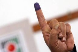 کاندیدای کفن پوش برای انتخابات 1400 ثبت نام کرد+عکس عجیب