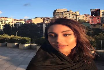 دخترهای جوان به دنبال مانتوی لاکچری ترلان پروانه!+عکس