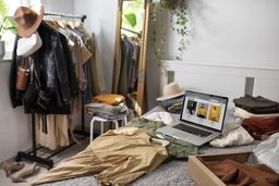 خرید آنلاین لباس، راحت اما چالش برانگیز