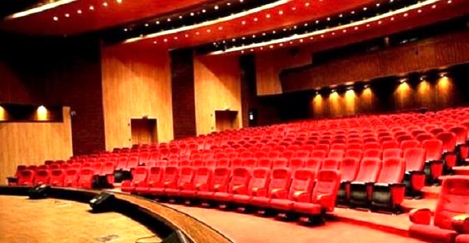 مصدومیت یک نفر در ازدحام پردیس سینمایی +فیلم