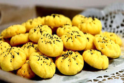 قیمت شیرینی در روز مادر | جعبه‌های نیم‌ کیلویی پرطرفدار شد!