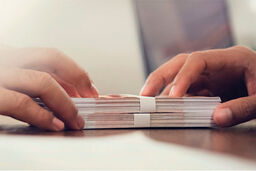 خانم های خانه دار بدون ضامن و فوری وام بگیرند | جزییات و مبلغ وام فوری ویژه خانم های خانه دار