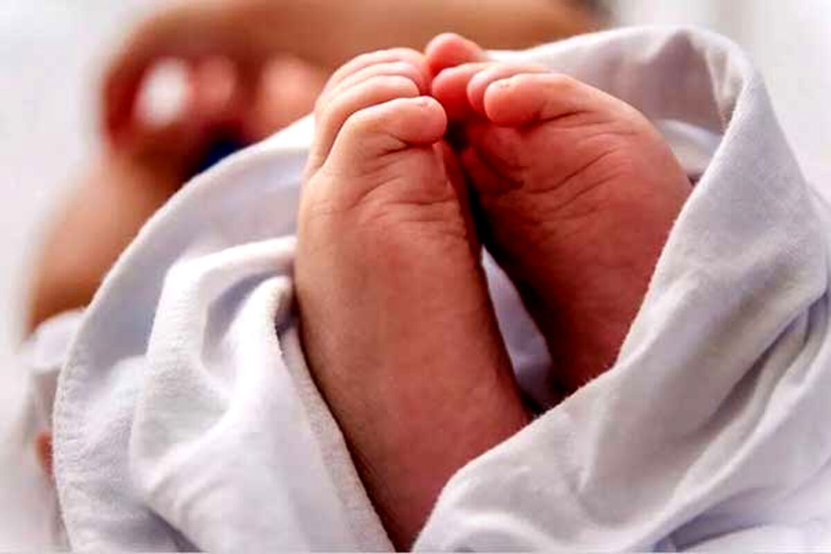 مرگ دردناک دختر ۱۹ ماهه هرمزگانی در یک سطل آب | ماجرای مرگ تلخ النا کوچولو