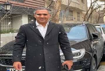 سلفی احمدرضا عابد زاده در خودروی لاکچری اش سوژه شد + عکس