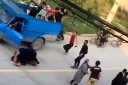 لحظه وحشتناک حمله با تبر به مسافران گرگان+فیلم18+