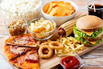 با این غذاها زودتر می میرید!