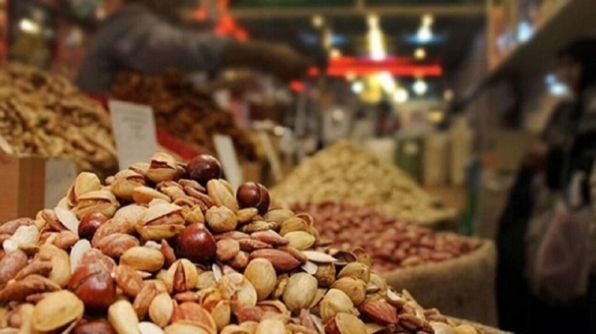 امسال با پول عیدی چه اقلامی میشه خرید ؟ | هزینه خرید گوشت و مرغ، میوه، آجیل و شیرینی و لباس شب عید