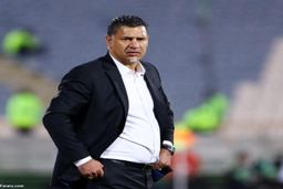 عکس یادگاری خواهران منصوریان با علی دایی | تیپ عجیب خواهران منصوریان در کنار علی دایی سوژه شد + عکس