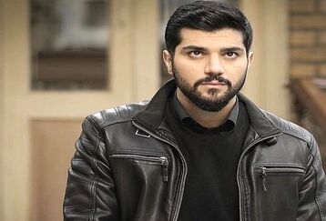شباهت جالب سینا مهراد به برادرزاده اش /شیطنت آقای بازیگر و برادرزاده اش در کیش +عکس