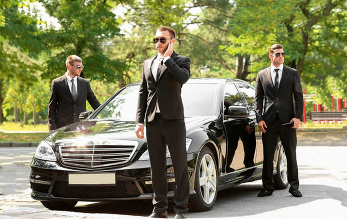 ترسو ترین بازیگر ایرانی که همیشه بادیگارد داره ! | پز دادن خانم بازیگر با بنز خاصش + فیلم