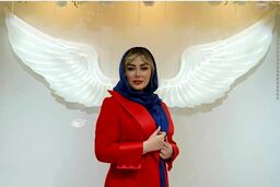 دختر زیبارو مچ نیوشا ضیغمی رو خوابوند