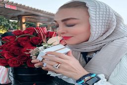 پارک گردی ژیلا صادقی با لباس های متفاوتش | باورتان نمی شود این خانم ژیلا صادقی باشد + عکس