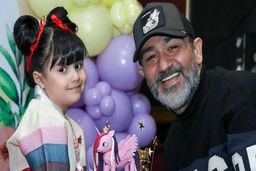 عکس عجیب از پدر مهران غفوریان در حال دست به دست شدن است | پدر مهران غفوریان افسر ارشد ساواک بود؟ | واکنش فوری ستاره سینما و تلویزیون به یک شایعه فراگیر درباره پدرش