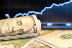 اقدام جدید بانک مرکزی برای کاهش حباب سکه | منتظر سقوط قیمت دلار باشیم  ؟