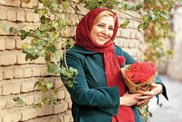 مسخره بازی و خل و چل بازی های مرجانه گلچین و دوستان بازیگرش در رستوران کار دستشان داد + عکس | جنجال جدید مرجانه گلچین