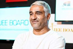 بیوگرافی پژمان جمشیدی